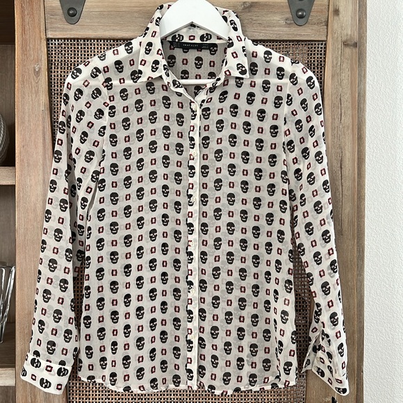 NWT Zara Skull Print Long Sleeve Button Front Shirt size XS - Picture 1 of 7